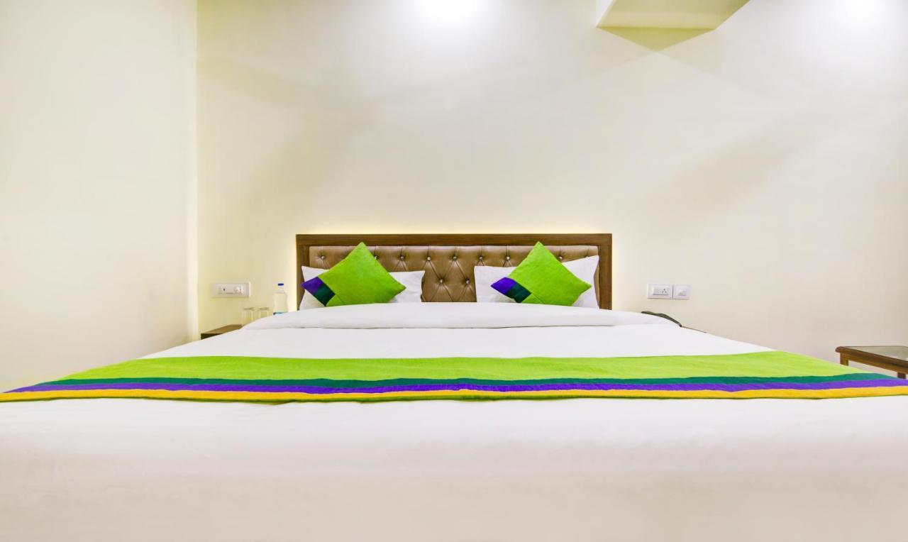 Itsy Hotels Oasis Inn Jalandhar Esterno foto