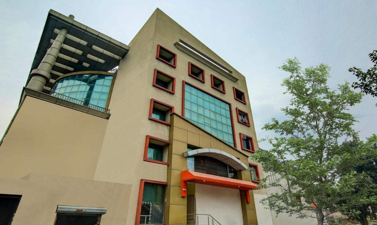 Itsy Hotels Oasis Inn Jalandhar Esterno foto