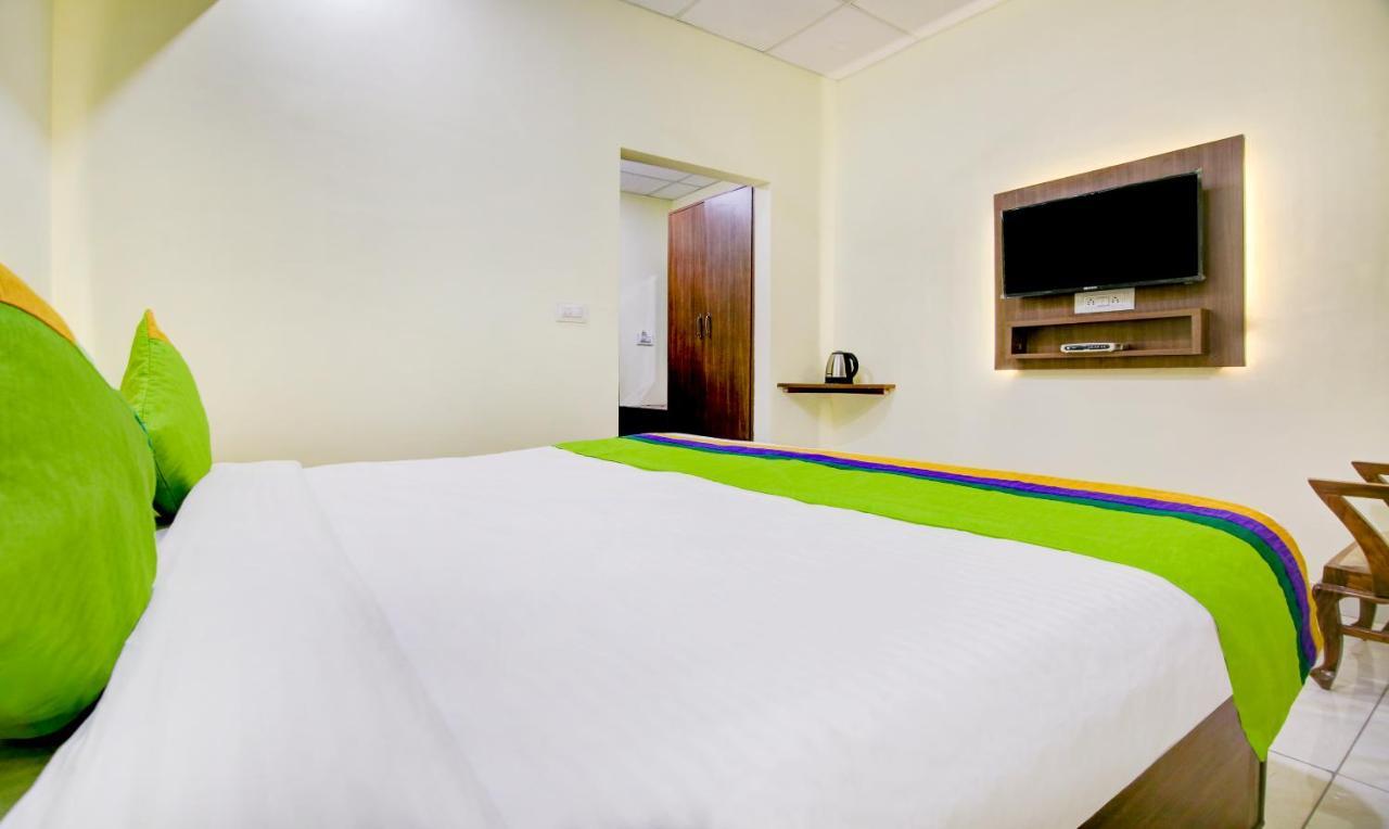 Itsy Hotels Oasis Inn Jalandhar Esterno foto